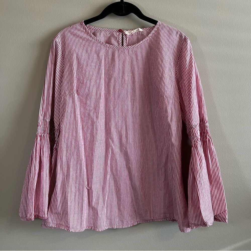 ✨ Solitaire‎ Women’s Red White Striped Bell Sleeve Top Medium